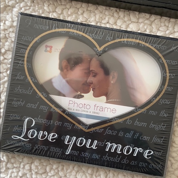 2 picture frames - Picture 4 of 4